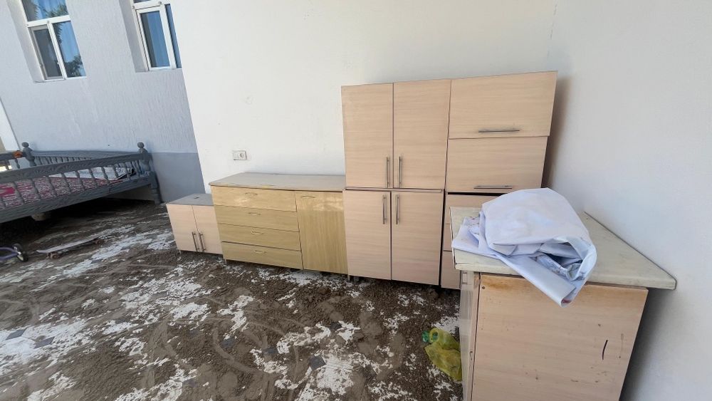 Срочно продам кухонный шкаф