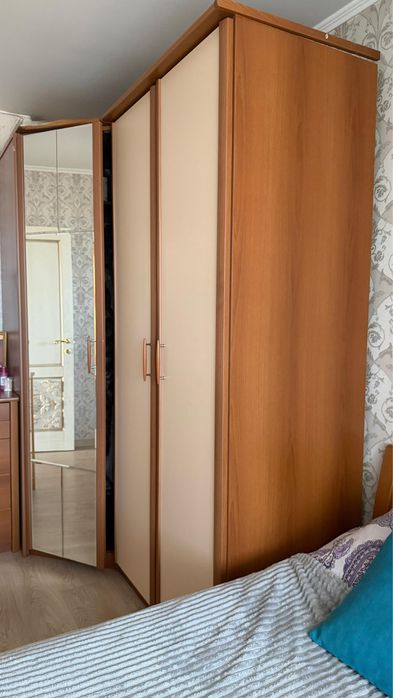 Продам спальный гарнитур