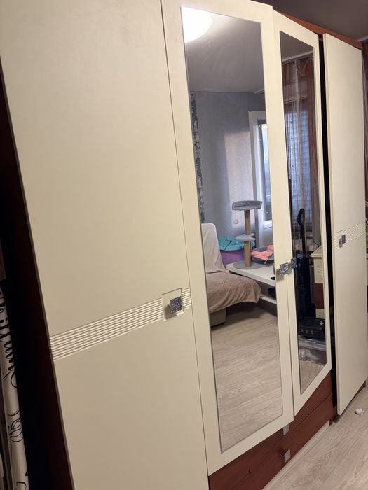 Кровать, шкаф, комод