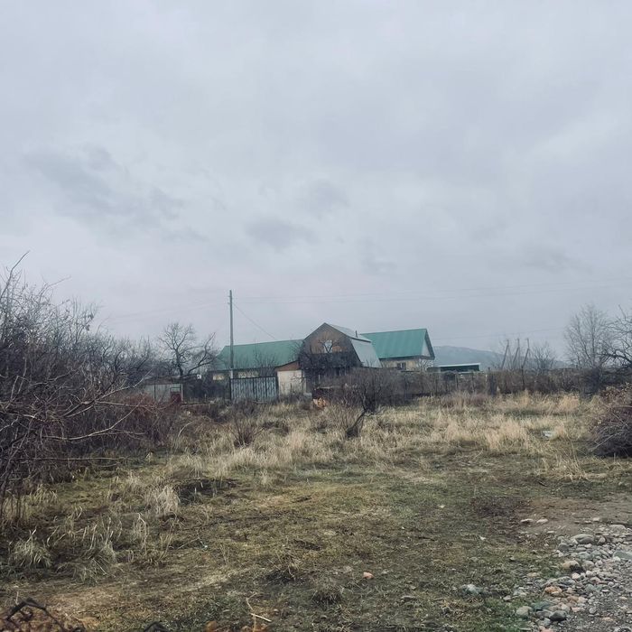 Продам участок в исике 4 сотка