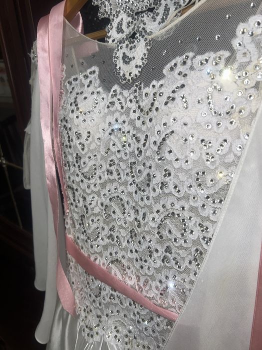 Бальные платье белый и березовый