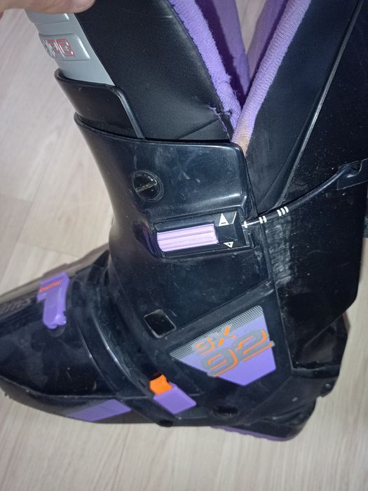 Продавам ски обувки Solomon