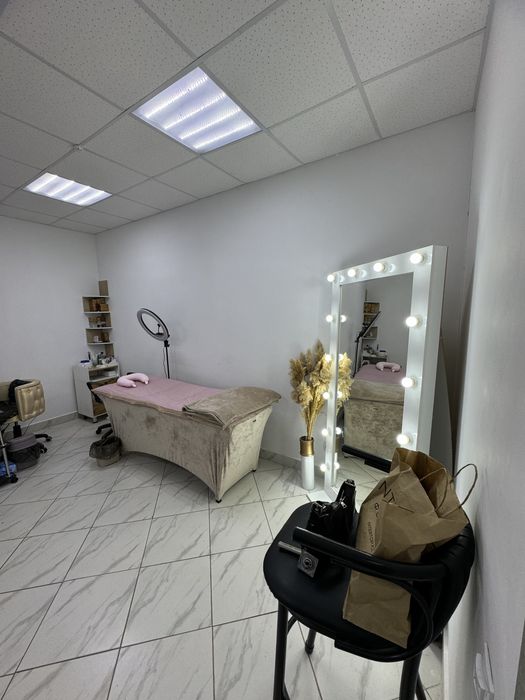 Сдается место для маникюра