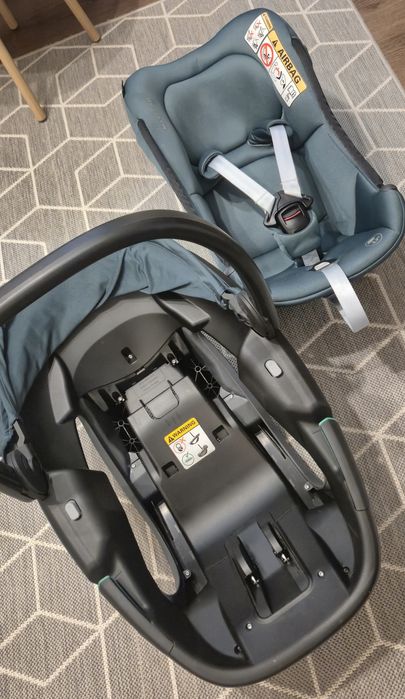 Vând scoică auto Maxi-Cosi Coral 360 cu baza Isofix.