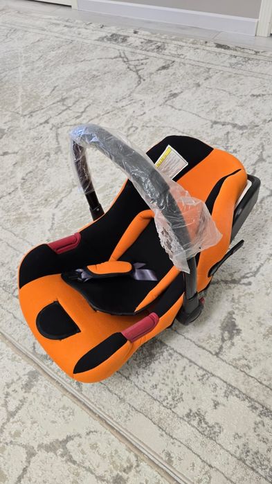 Продам автокресло новый