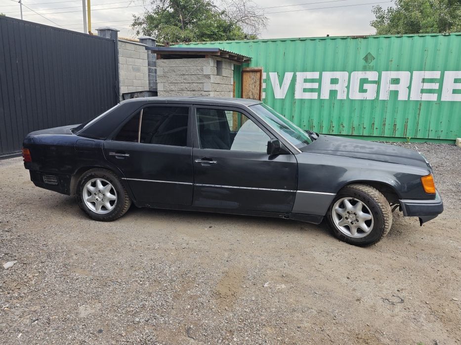 Mercedes Benz 300E
