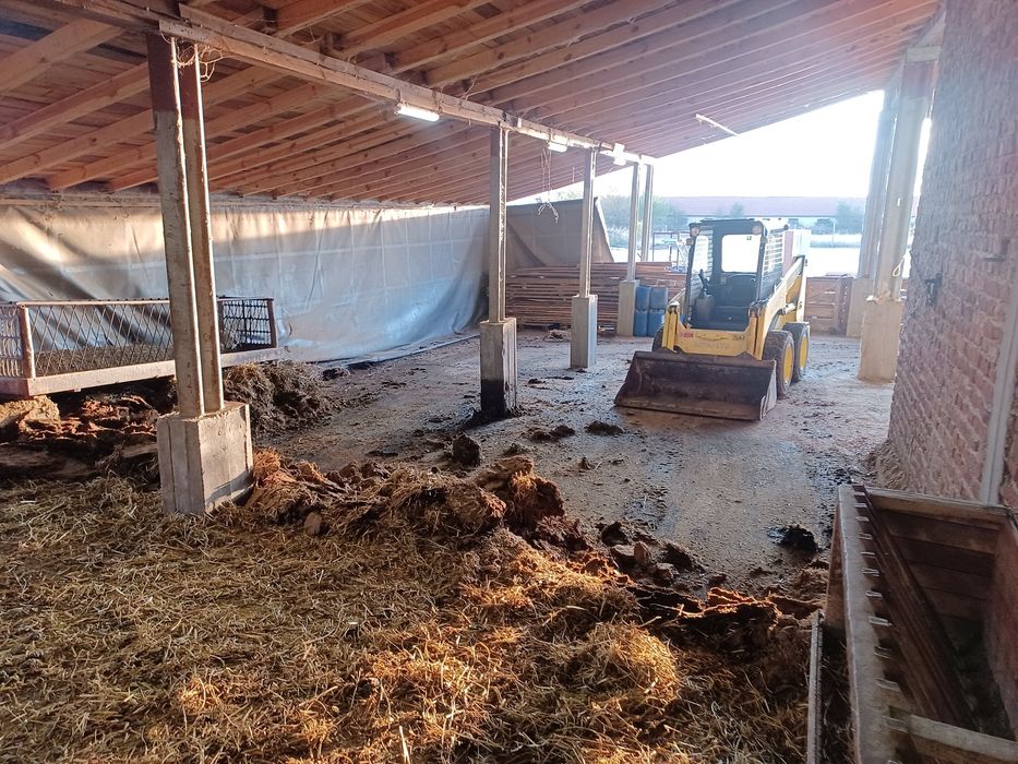 Услуги с бобкат ,валяк и самосвал