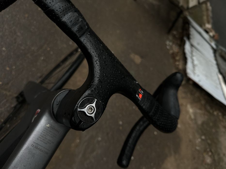 Карбоновый шоссейный велосипед