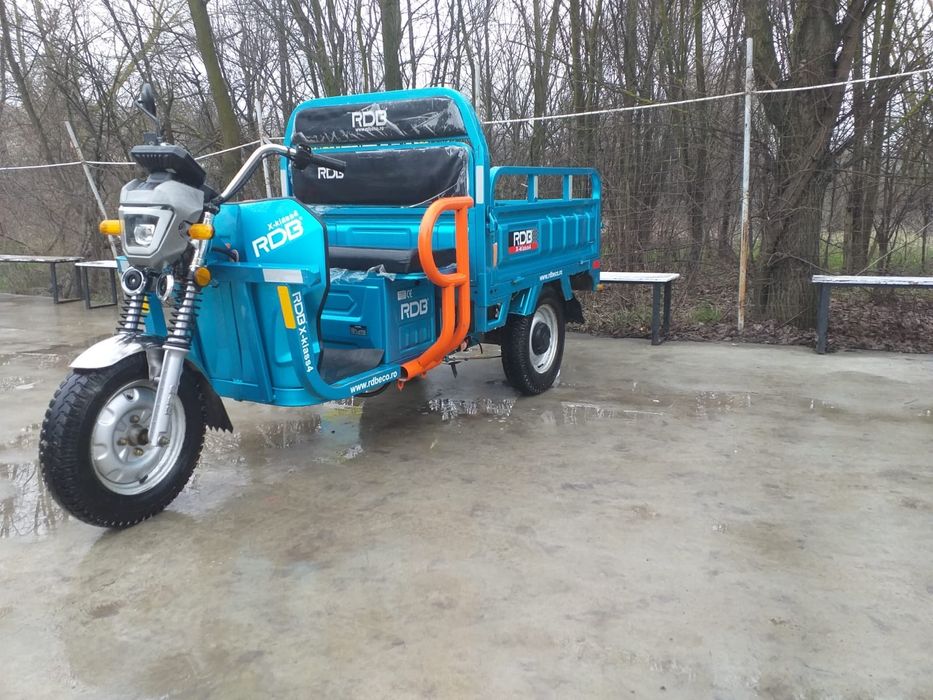 Vând triciclu RDB x clas 4