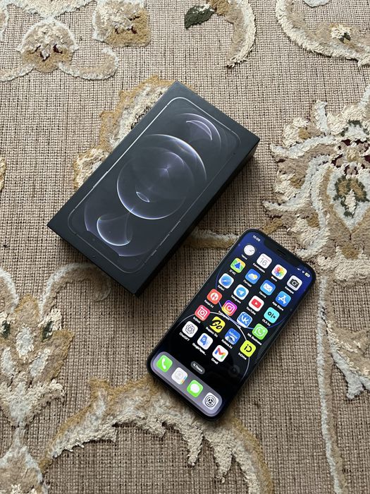 Айфон 12 PRO идеал