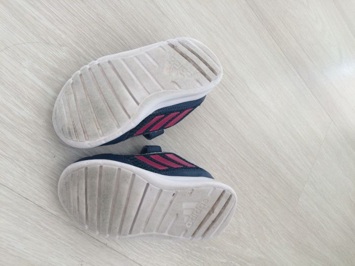 Детски маратонки АДИДАС номер 26