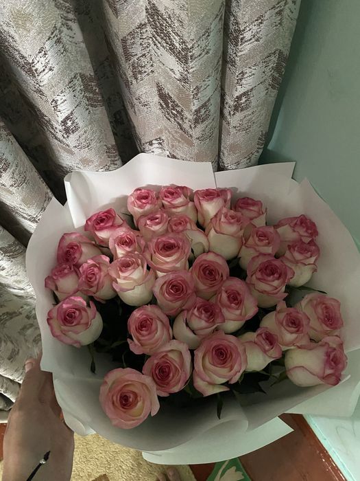 Метровый ақ роза сатылады