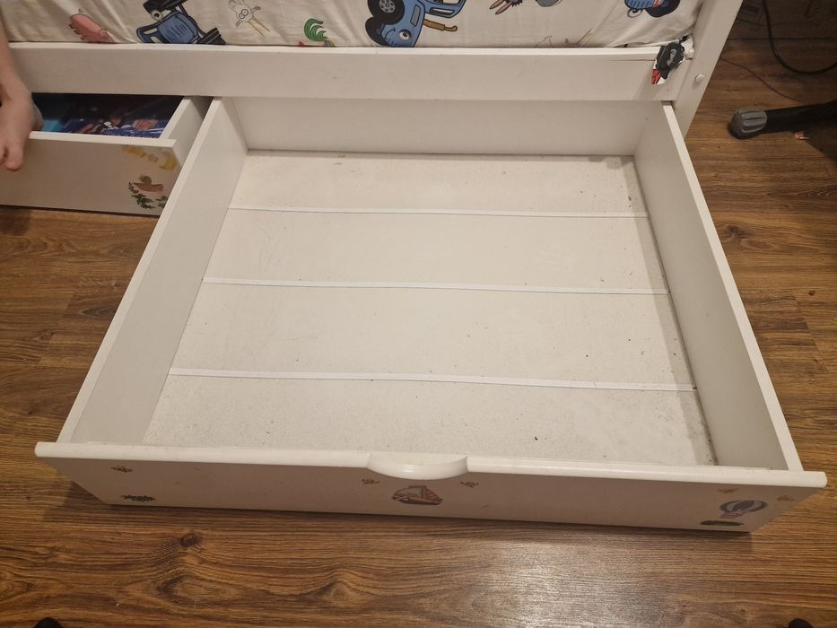 Прикроватные ящики