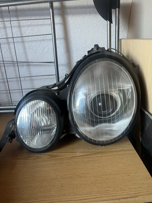 Проадется фара с би ледом,правая дверь ,задние фары, мерседес w210