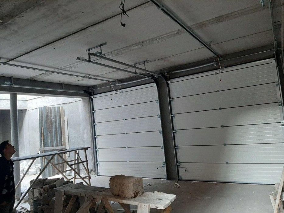 Автоворота. Сделано в Италии. Итальянский мотор.