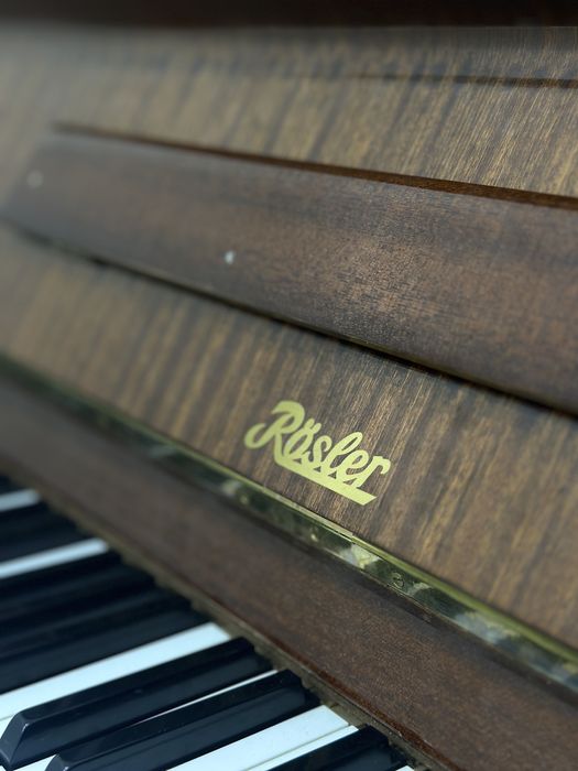 Пролам пианино в отличном состоянии