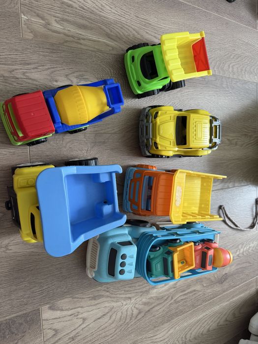 Продам игрушки - машинки