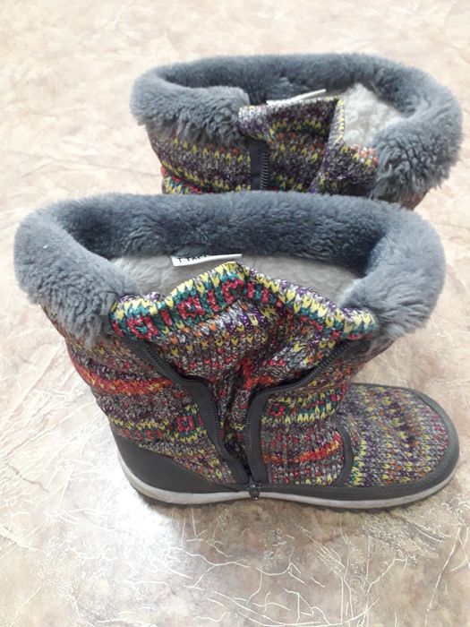 Продам демисезонные ботинки, сапоги  аляска для подрост. девочек