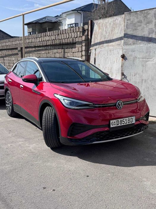 продаю свой электроавтомобиль VOLKSWAGEN ID4 PURE +