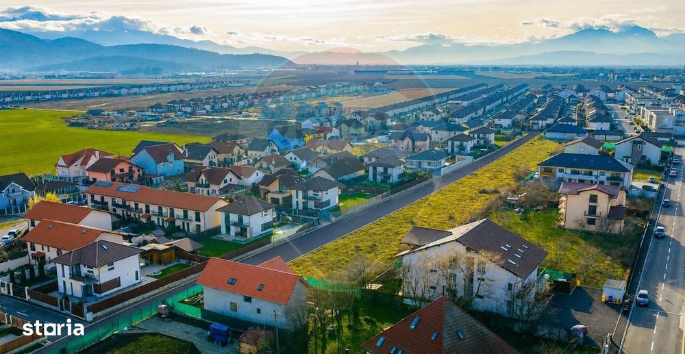 Teren Intravilan | 885 Mp | Ghimbav | View Postăvaru | Comision 0%