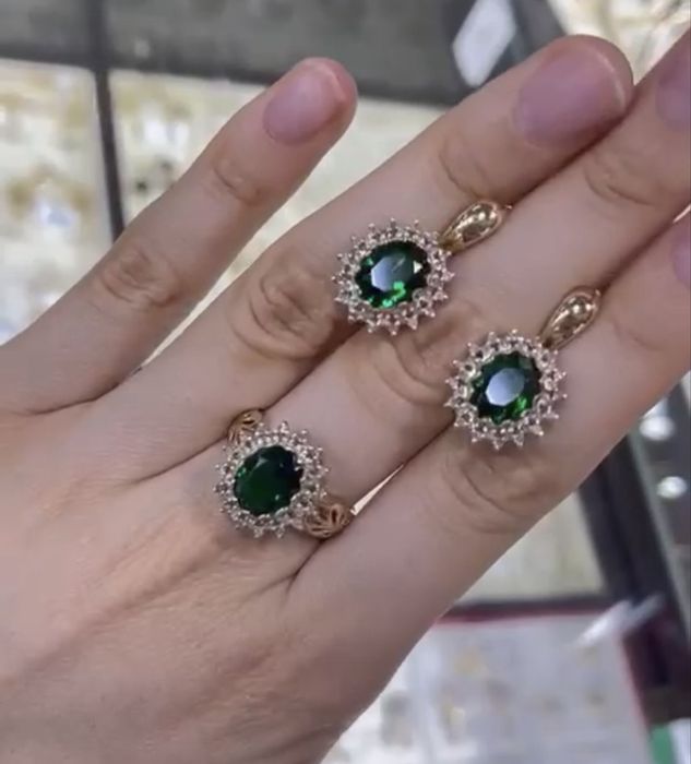 Золотой комплект с бриллиантами