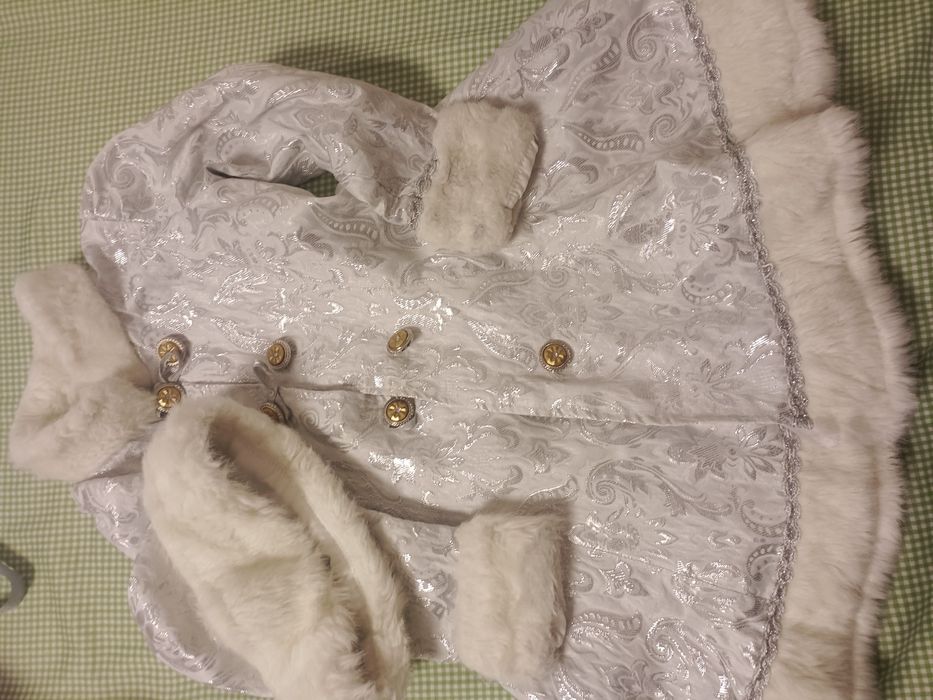 Продаю платье, костюмы