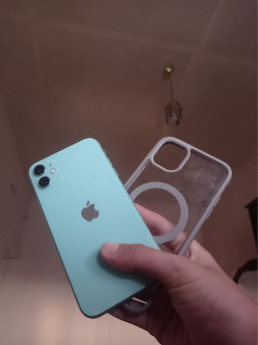 Iphone 11 sotiladi