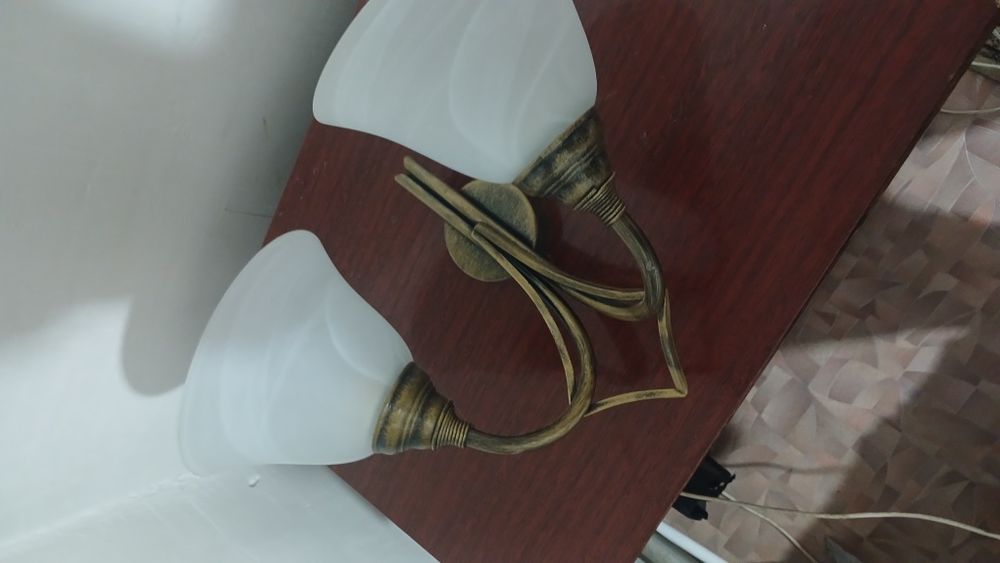 Продам светильник настеный