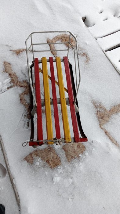 Продам санки срочно
