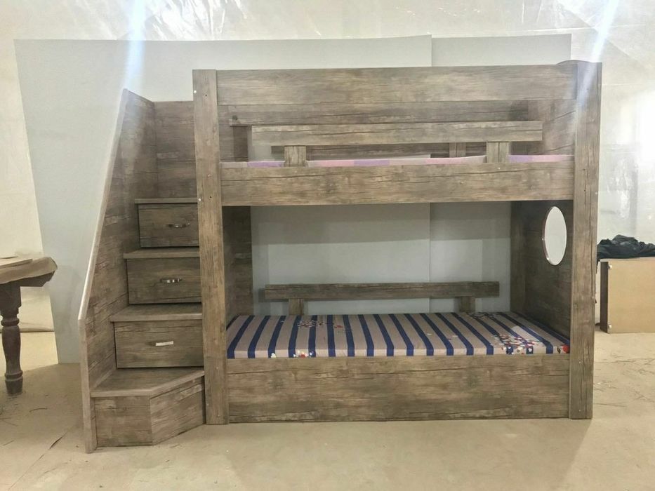 Двухярусная кровать