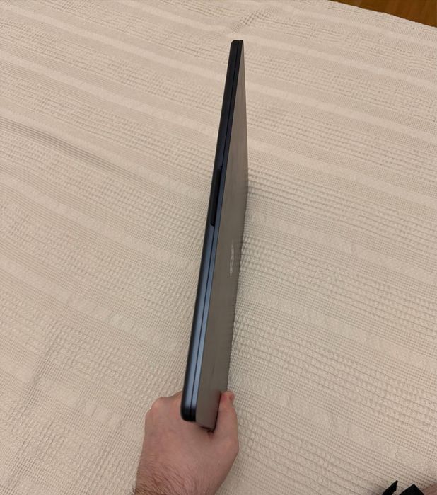 Продам MacBook Air M2 8/512