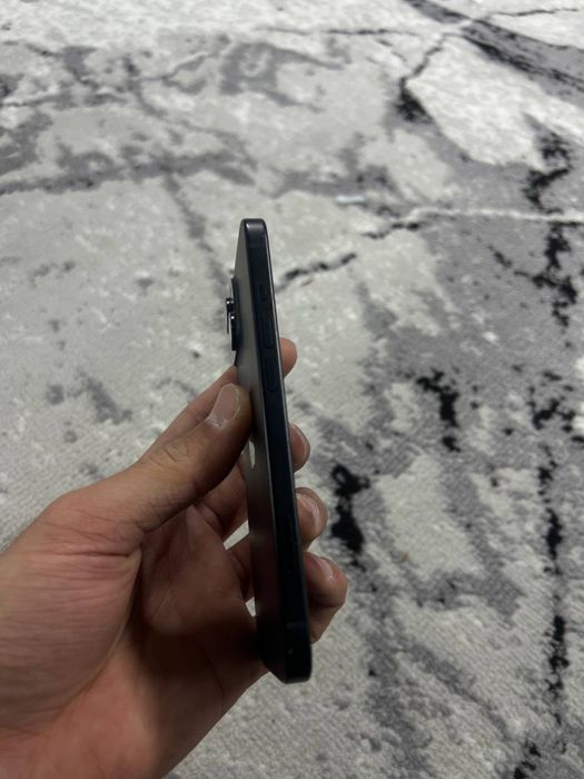 Iphone 15           .