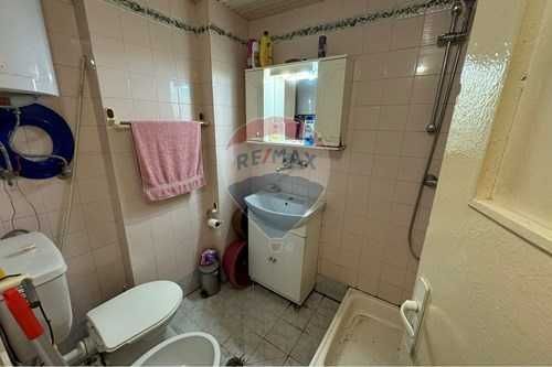 Продава се Етаж от къща в Шумен, Пожарната - 110 кв.м за 1395 €/кв.м - Снимка #21