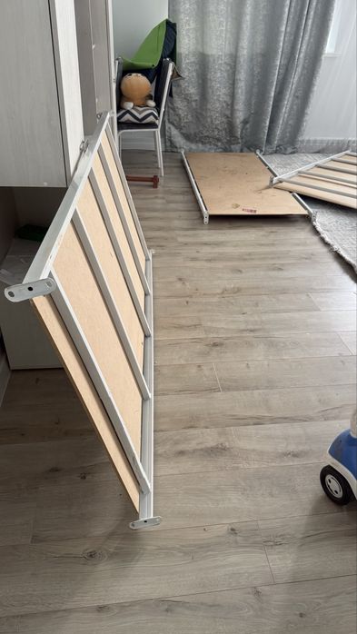 Железная кровать