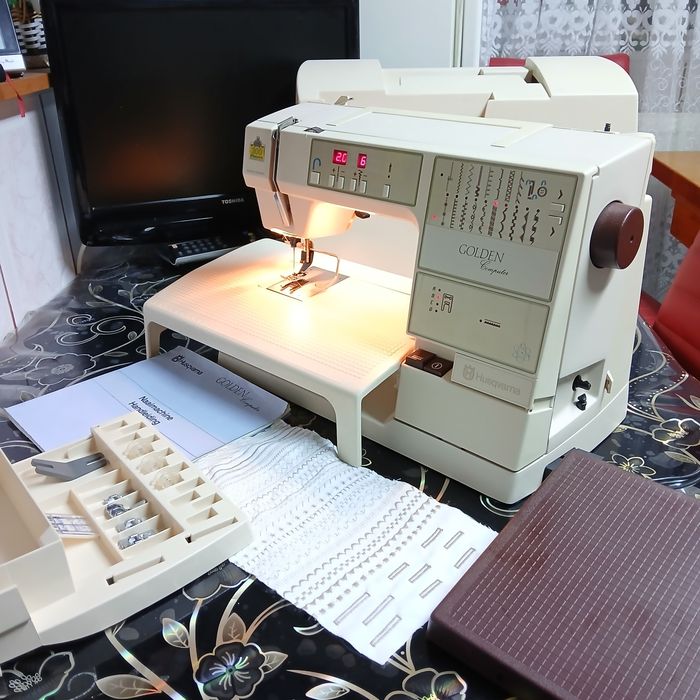 Masina de cusut HUSQVARNA GOLDEN Computer  cu butoniera automata