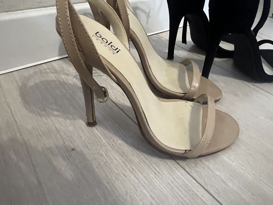 Обувь размер 35 по 1000