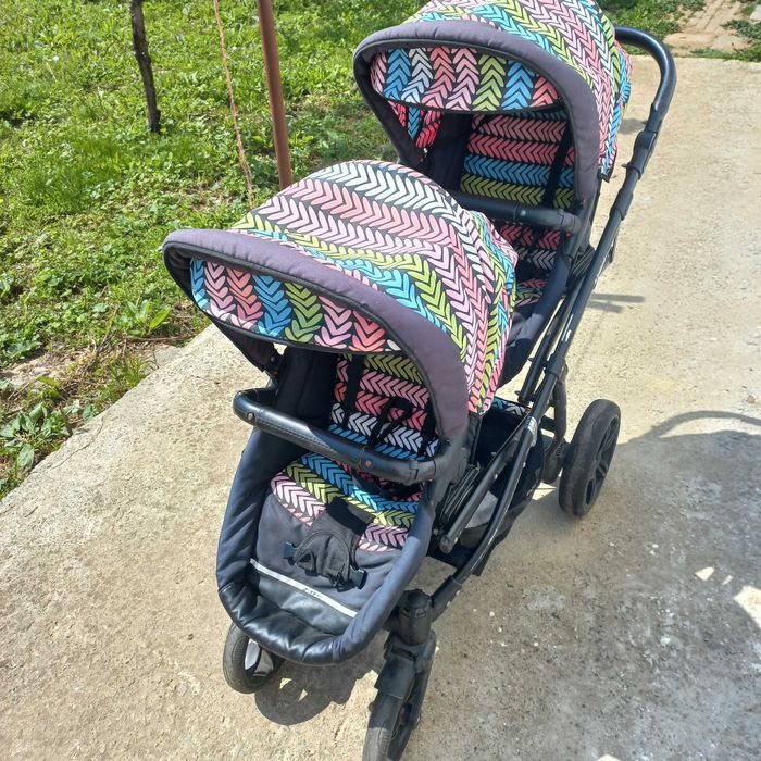 Продавам количка за близнаци