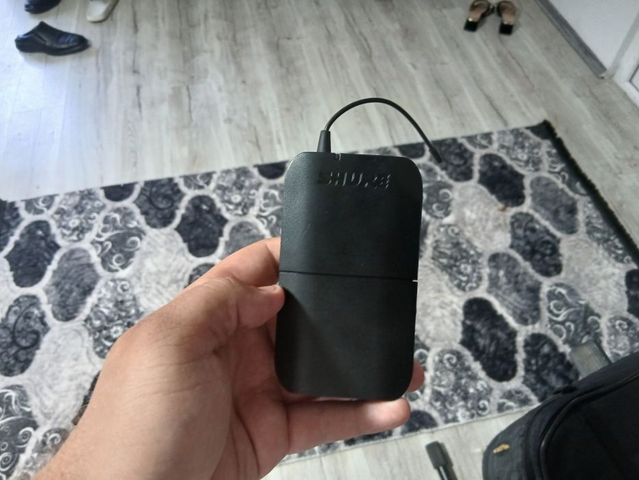 Vând Lavalieră Shure BLX4 în stare impecabila la prețul de 1700 lei, preț fix fără negocieri. Telefon:0765063305