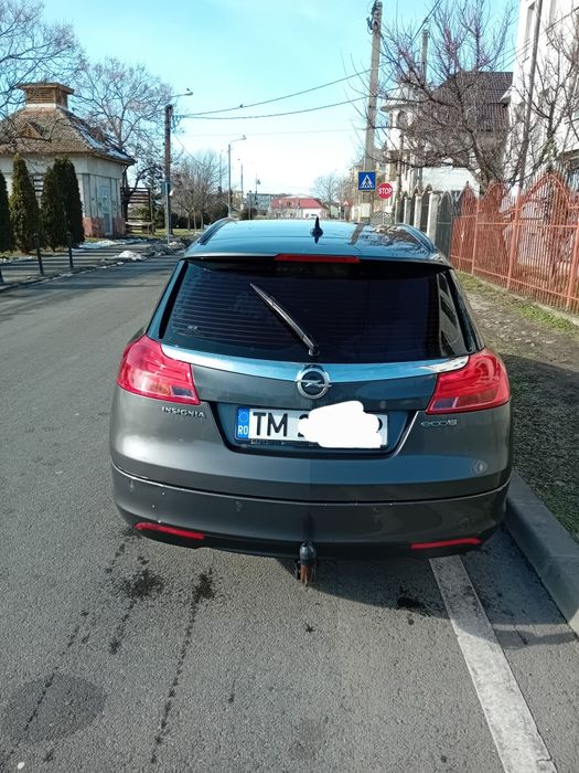 Masina Opel Insignia