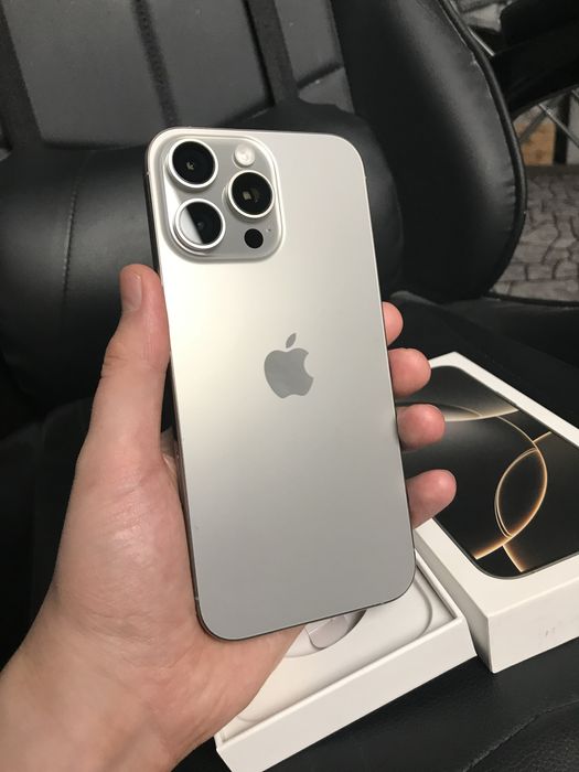 Продам iphone 16 pro max,  серебристый , 256гб, е-сим