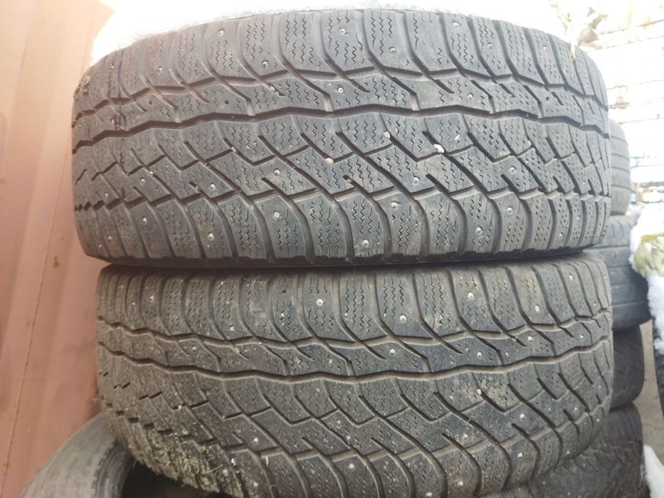 Шины Viatti 265/60/18 пара зимние