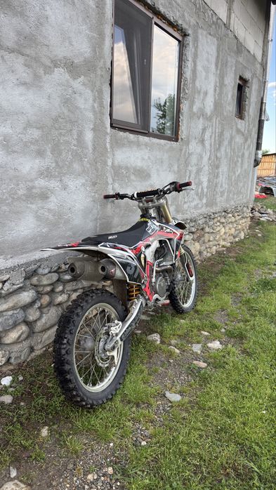 Vand/schimb Honda CRF 450R  - ingrijit si bine echipat