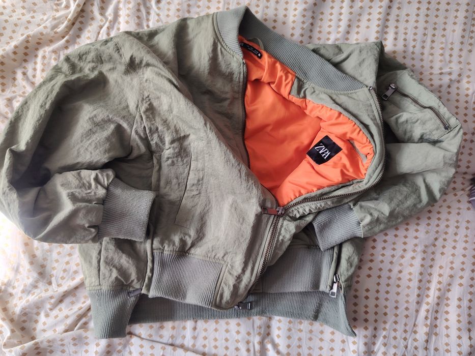 Продам куртку Zara