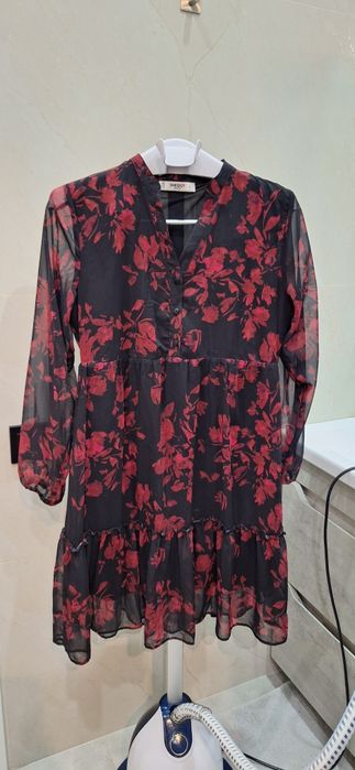 Продам платья размер на XS, S