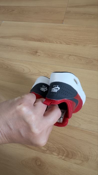Adidasi nike nr 19,5