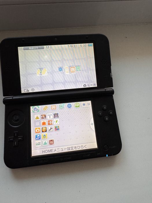 Nintendo 3DS LL (японская версия)