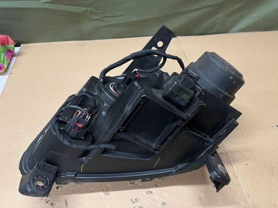 Far stanga dreapta cu lupa Jeep Compass 2012