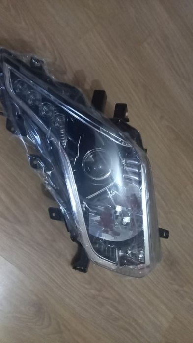 Продам фары на Прадо 150