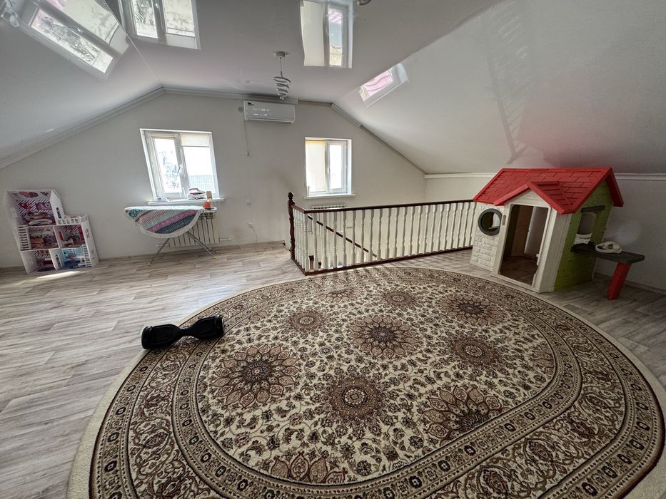 Продам мансардный дом срочно