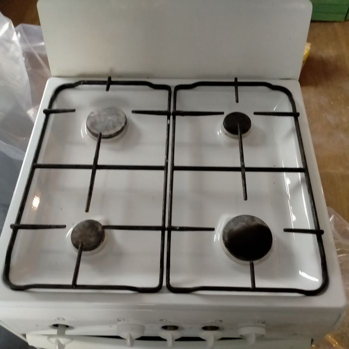 Продам газовую плиту